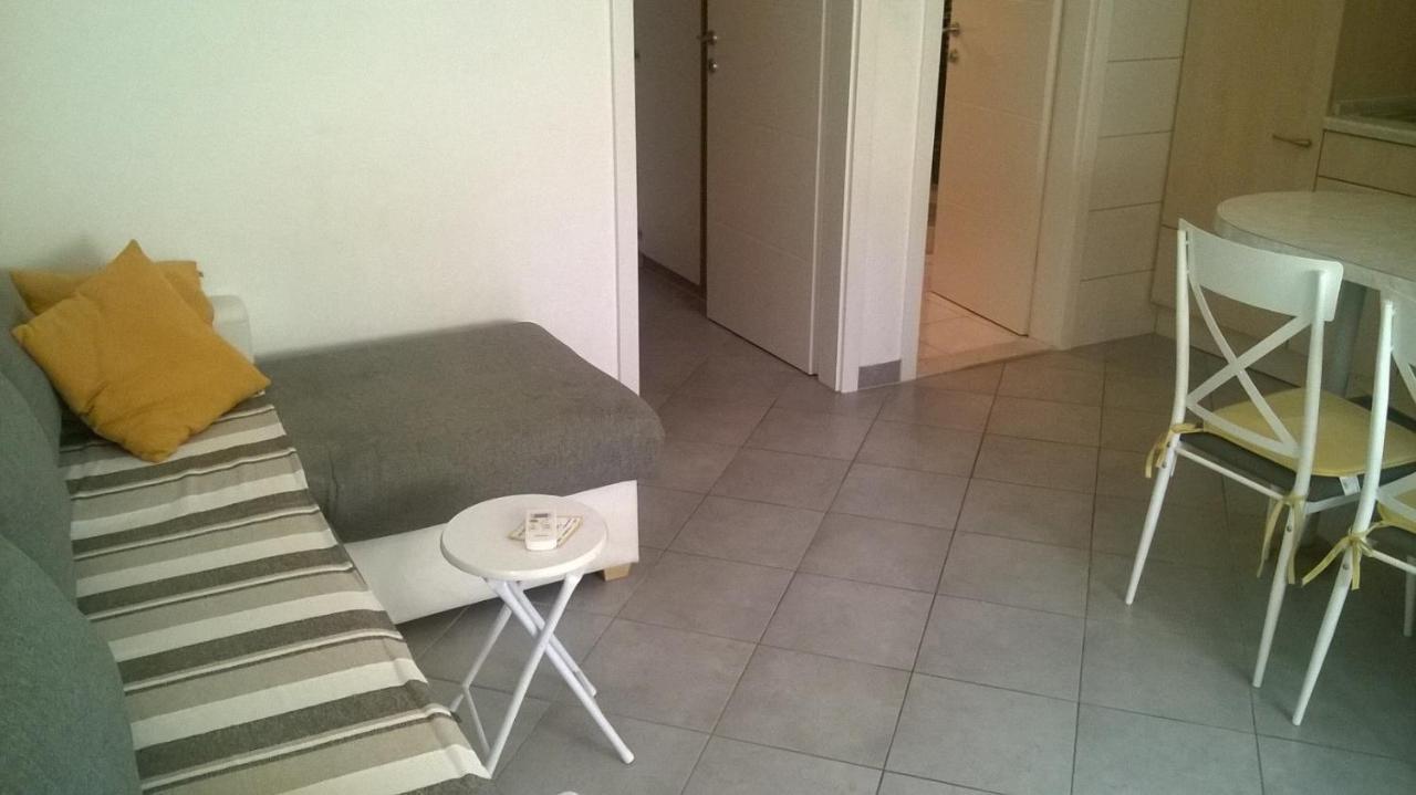 אומיס Apartman Renata מראה חיצוני תמונה