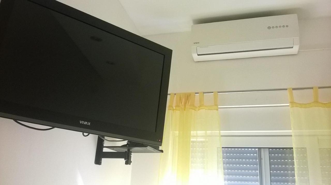 אומיס Apartman Renata מראה חיצוני תמונה